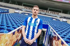 万博体育-波尔图发布备战花絮；今夜门线救险；NBA总决赛任务艰巨；赛程密集仍需轮换的简单介绍