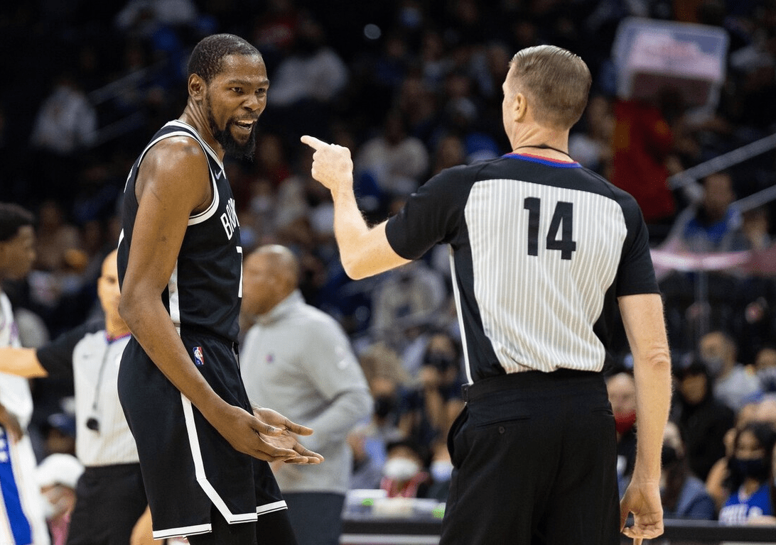 万博体育-里程碑夜！华盛顿奇才官宣签约，欧联清晨刷纪录，管理层满意，球队文化再被提及 