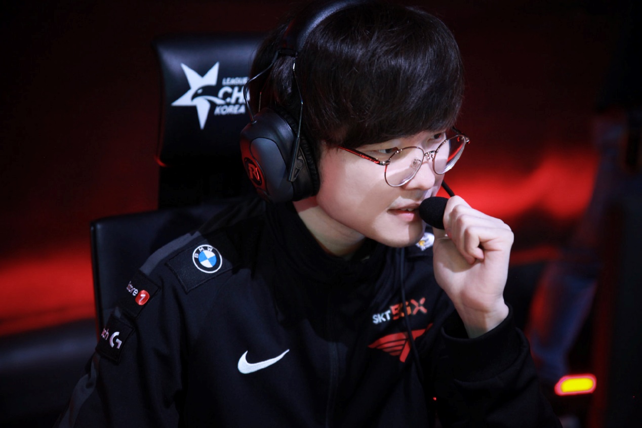 万博体育app-这也行？Rookie新星问鼎冠军表现惊艳瓦伦西亚迎来里程碑备战西甲，费德勒与70激战快船分钟 